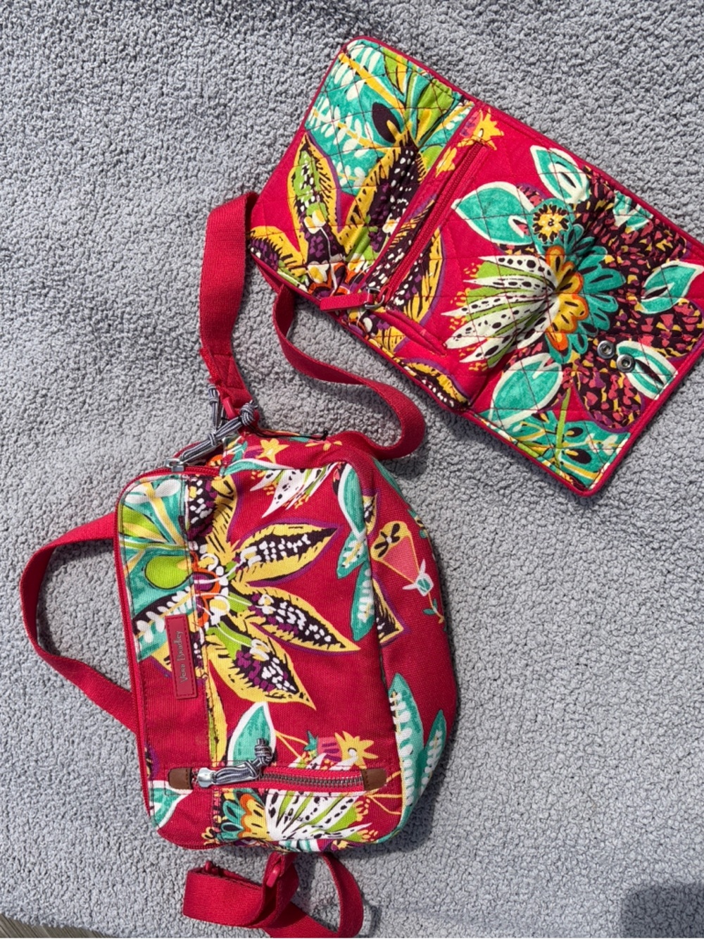 #verabradley #crossbodybag #floralbag #matchingset #springstyle